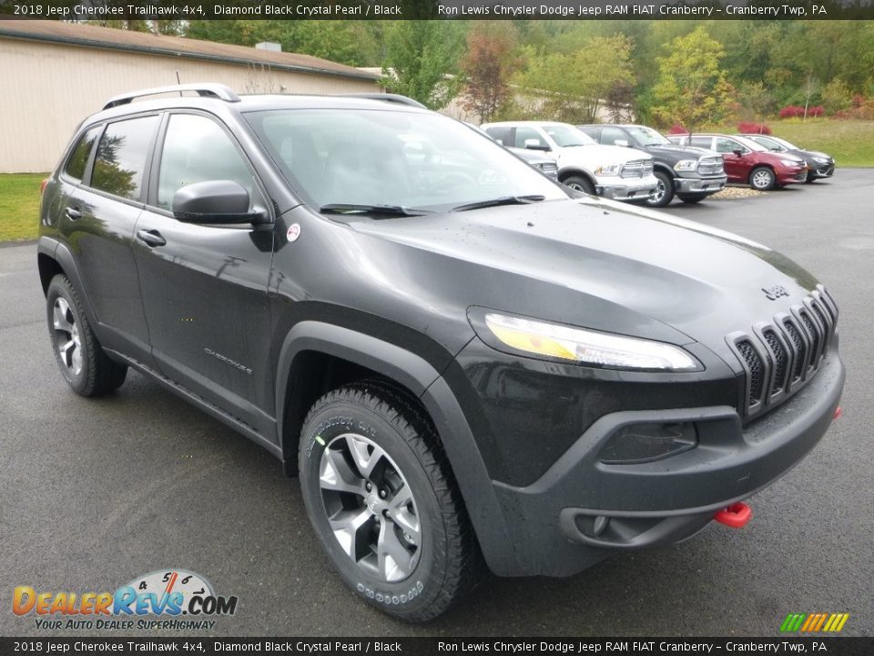 Front 3/4 View of 2018 Jeep Cherokee Trailhawk 4x4 Photo #7