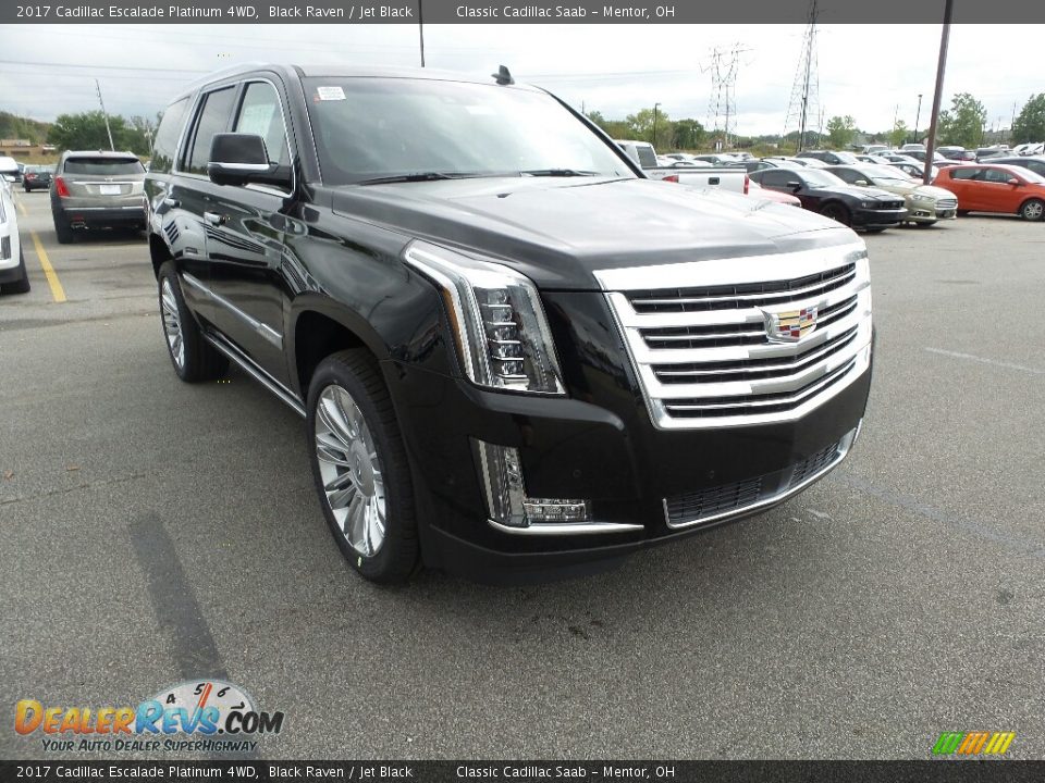 Front 3/4 View of 2017 Cadillac Escalade Platinum 4WD Photo #1