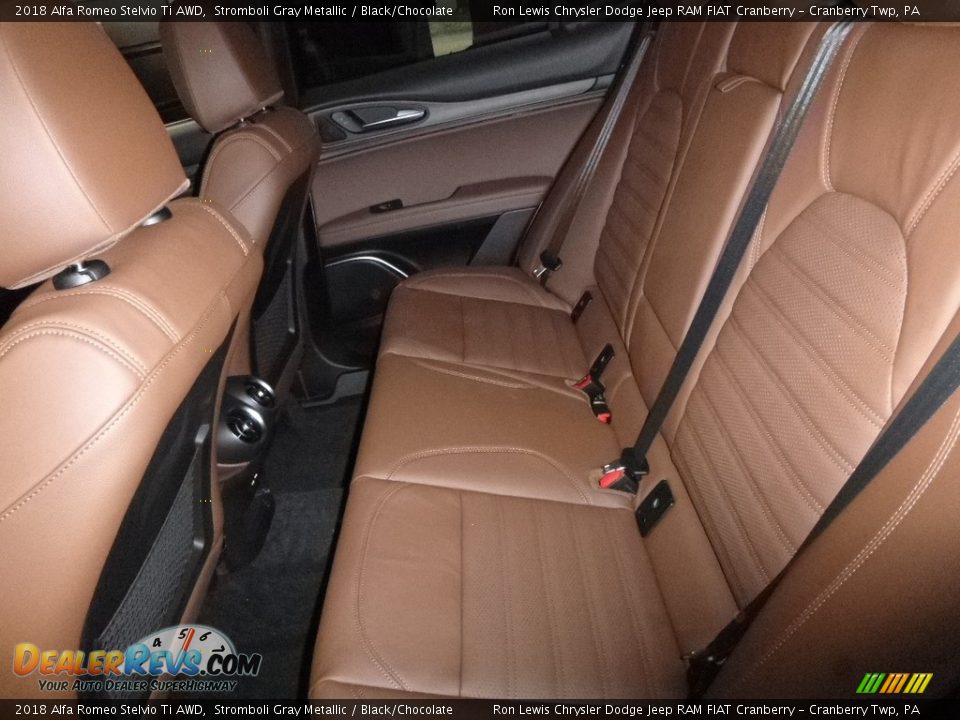 2018 Alfa Romeo Stelvio Ti AWD Stromboli Gray Metallic / Black/Chocolate Photo #16