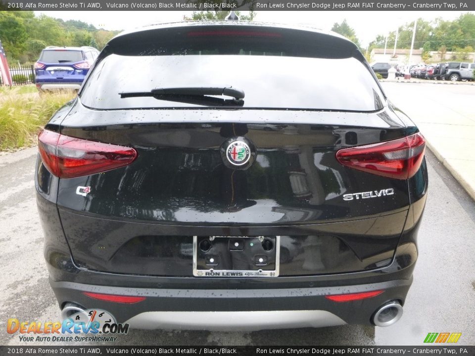 2018 Alfa Romeo Stelvio Ti AWD Vulcano (Volcano) Black Metallic / Black/Black Photo #5