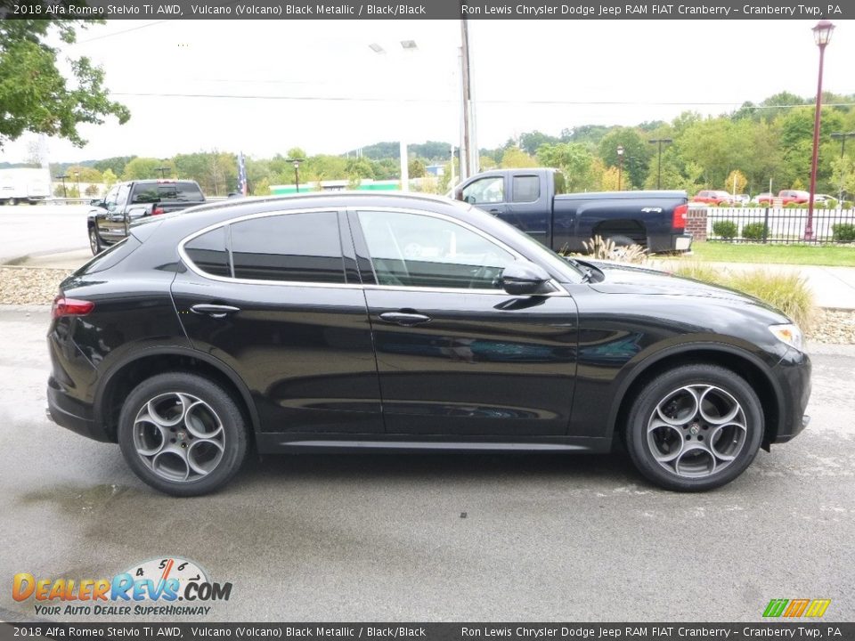 2018 Alfa Romeo Stelvio Ti AWD Vulcano (Volcano) Black Metallic / Black/Black Photo #7