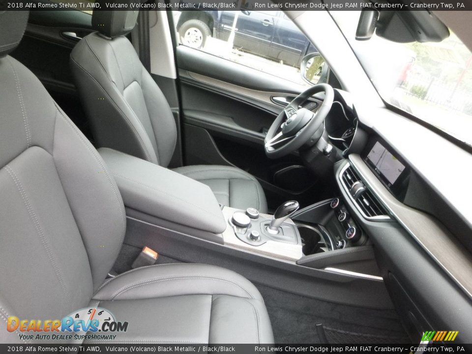 2018 Alfa Romeo Stelvio Ti AWD Vulcano (Volcano) Black Metallic / Black/Black Photo #12