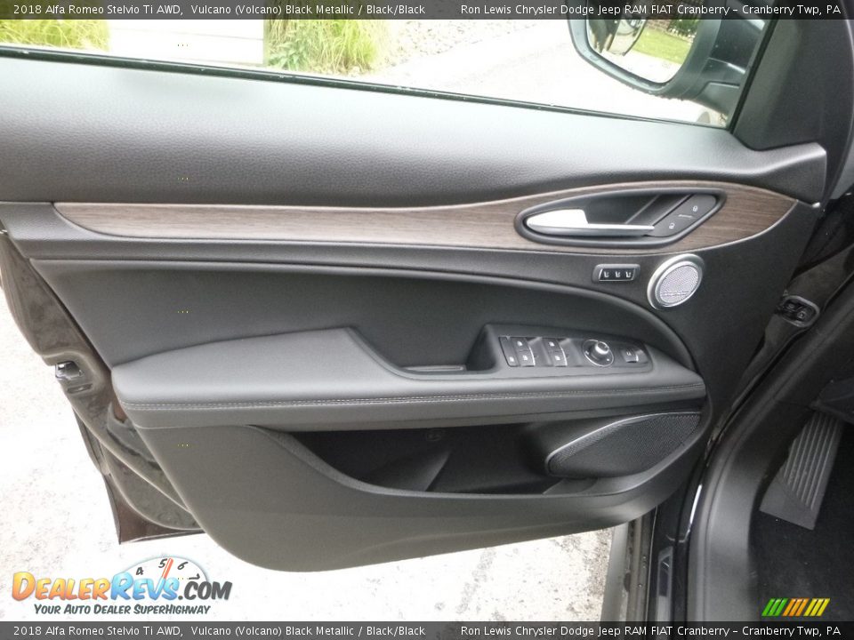 2018 Alfa Romeo Stelvio Ti AWD Vulcano (Volcano) Black Metallic / Black/Black Photo #17