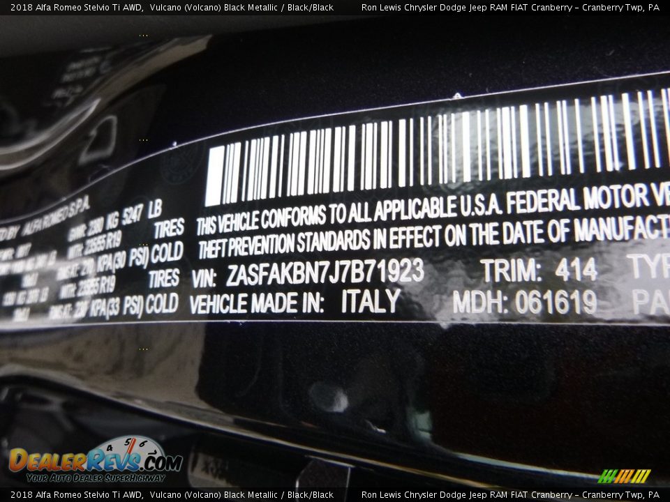 2018 Alfa Romeo Stelvio Ti AWD Vulcano (Volcano) Black Metallic / Black/Black Photo #19