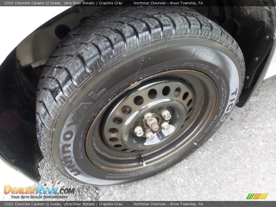 2003 Chevrolet Cavalier LS Sedan Ultra Silver Metallic / Graphite Gray Photo #7