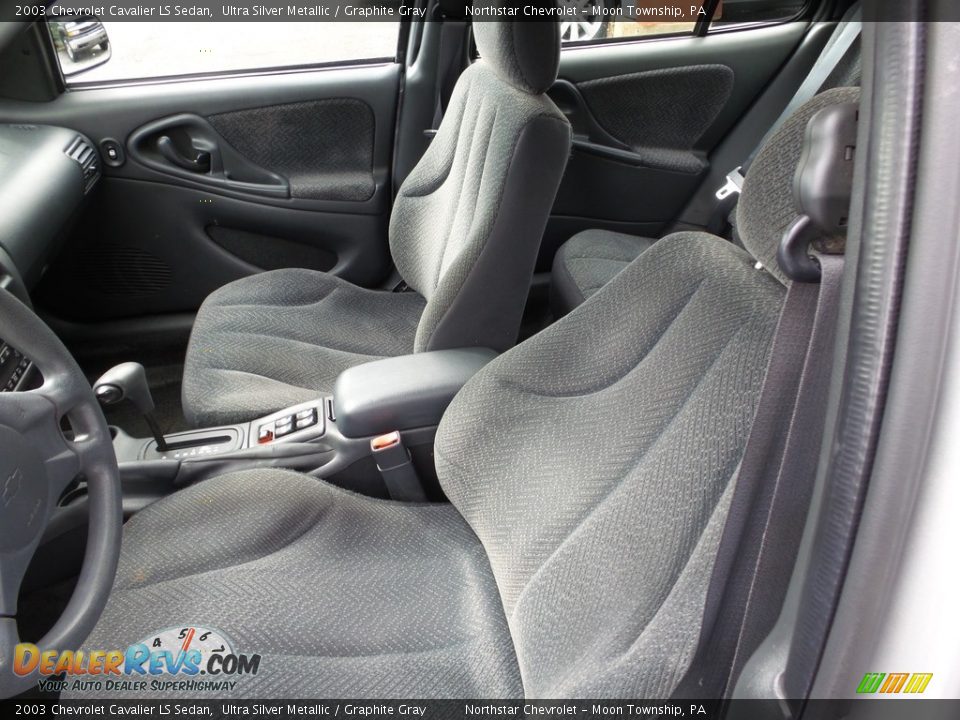 2003 Chevrolet Cavalier LS Sedan Ultra Silver Metallic / Graphite Gray Photo #8