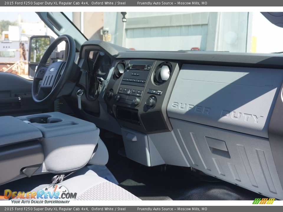 2015 Ford F250 Super Duty XL Regular Cab 4x4 Oxford White / Steel Photo #12
