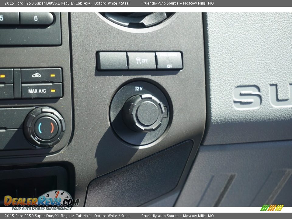 2015 Ford F250 Super Duty XL Regular Cab 4x4 Oxford White / Steel Photo #21