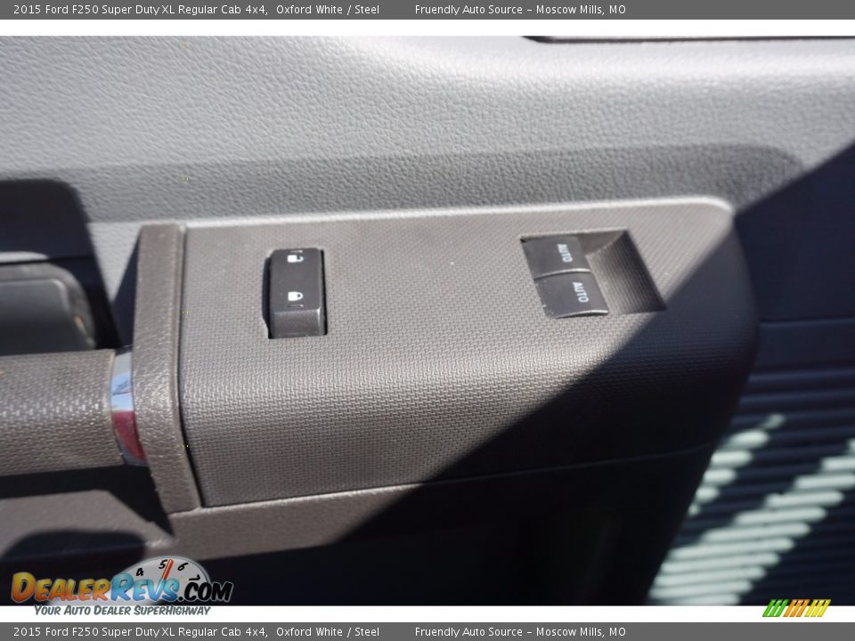 2015 Ford F250 Super Duty XL Regular Cab 4x4 Oxford White / Steel Photo #31