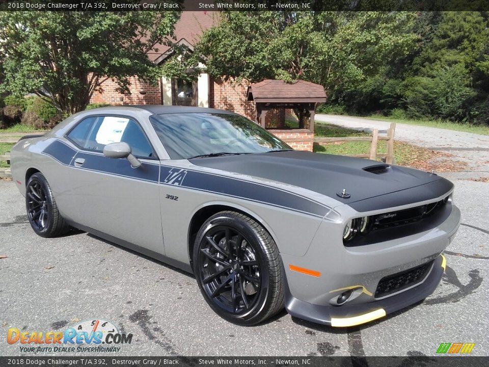 Front 3/4 View of 2018 Dodge Challenger T/A 392 Photo #4