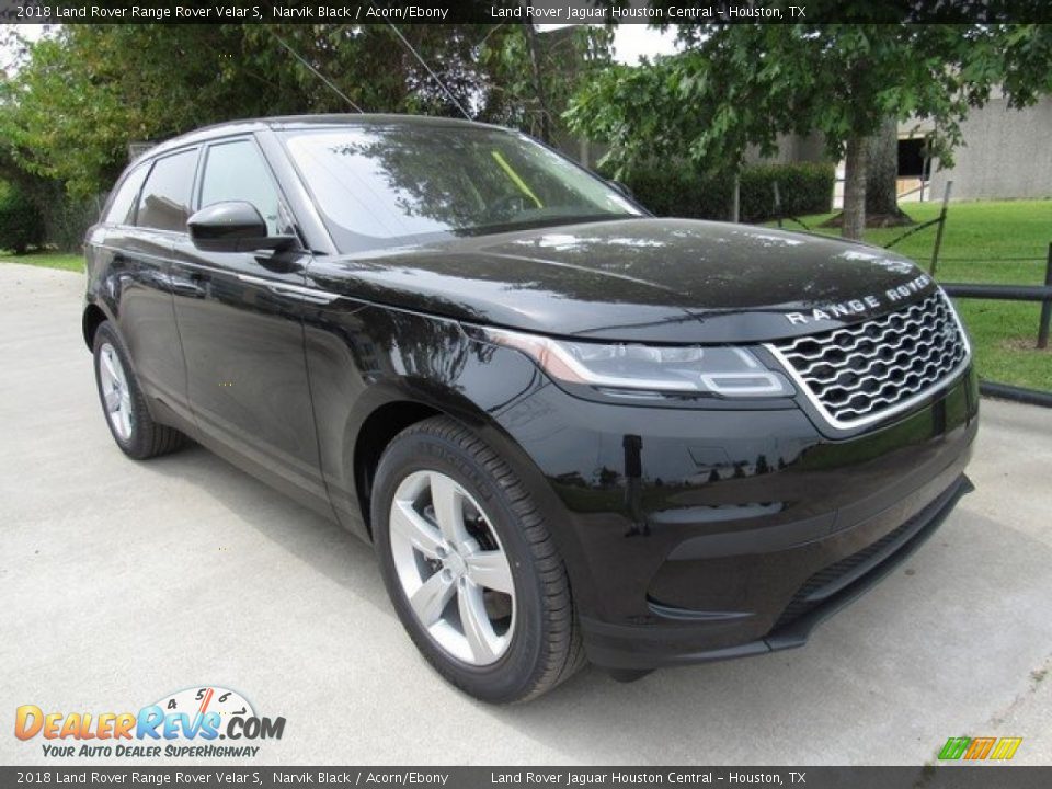 Front 3/4 View of 2018 Land Rover Range Rover Velar S Photo #2