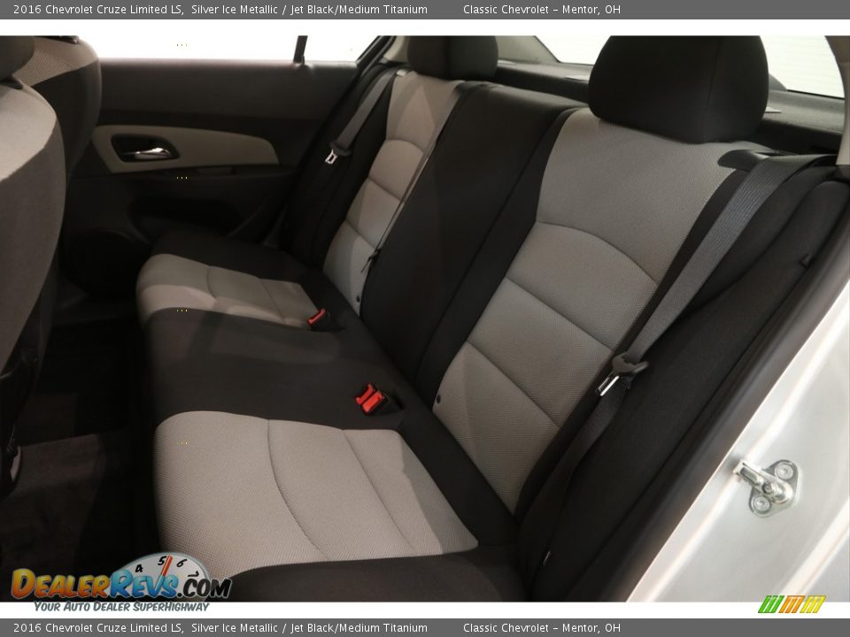 2016 Chevrolet Cruze Limited LS Silver Ice Metallic / Jet Black/Medium Titanium Photo #13