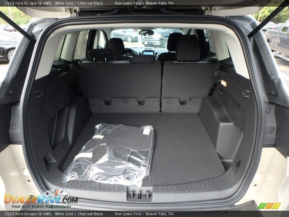 2018 Ford Escape SE 4WD Trunk Photo #4