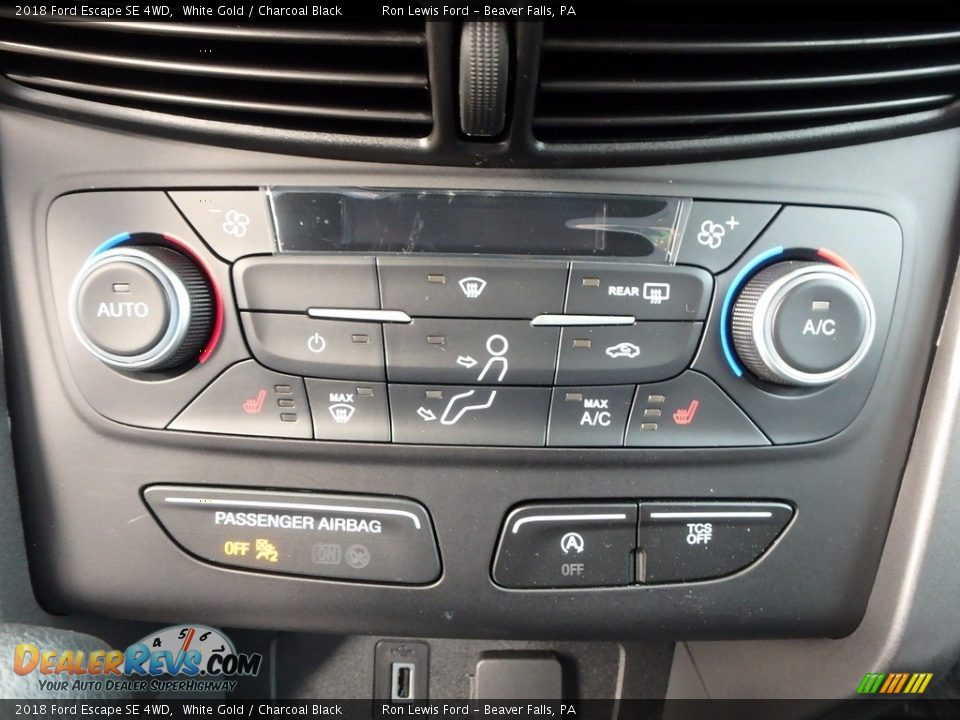 2018 Ford Escape SE 4WD White Gold / Charcoal Black Photo #17