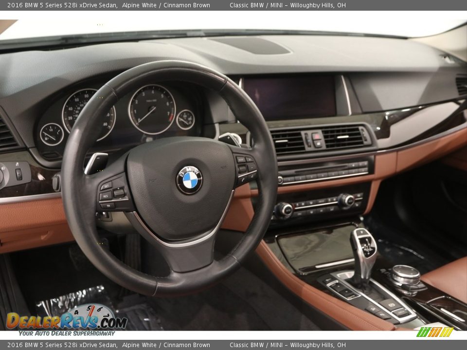 2016 BMW 5 Series 528i xDrive Sedan Alpine White / Cinnamon Brown Photo #6