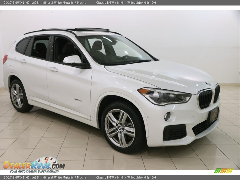 2017 BMW X1 xDrive28i Mineral White Metallic / Mocha Photo #1