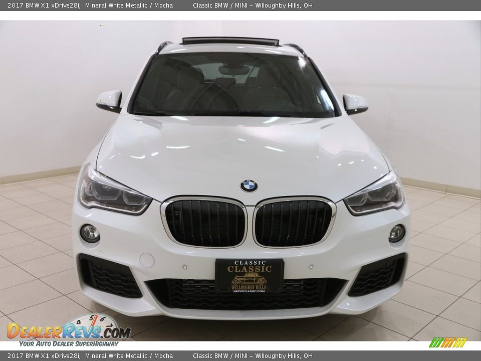 2017 BMW X1 xDrive28i Mineral White Metallic / Mocha Photo #2