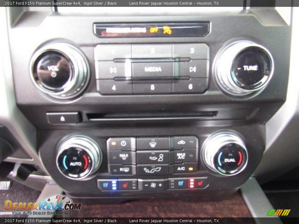2017 Ford F150 Platinum SuperCrew 4x4 Ingot Silver / Black Photo #32