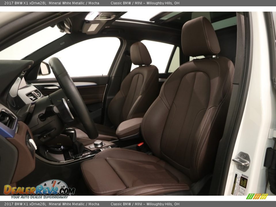 2017 BMW X1 xDrive28i Mineral White Metallic / Mocha Photo #7