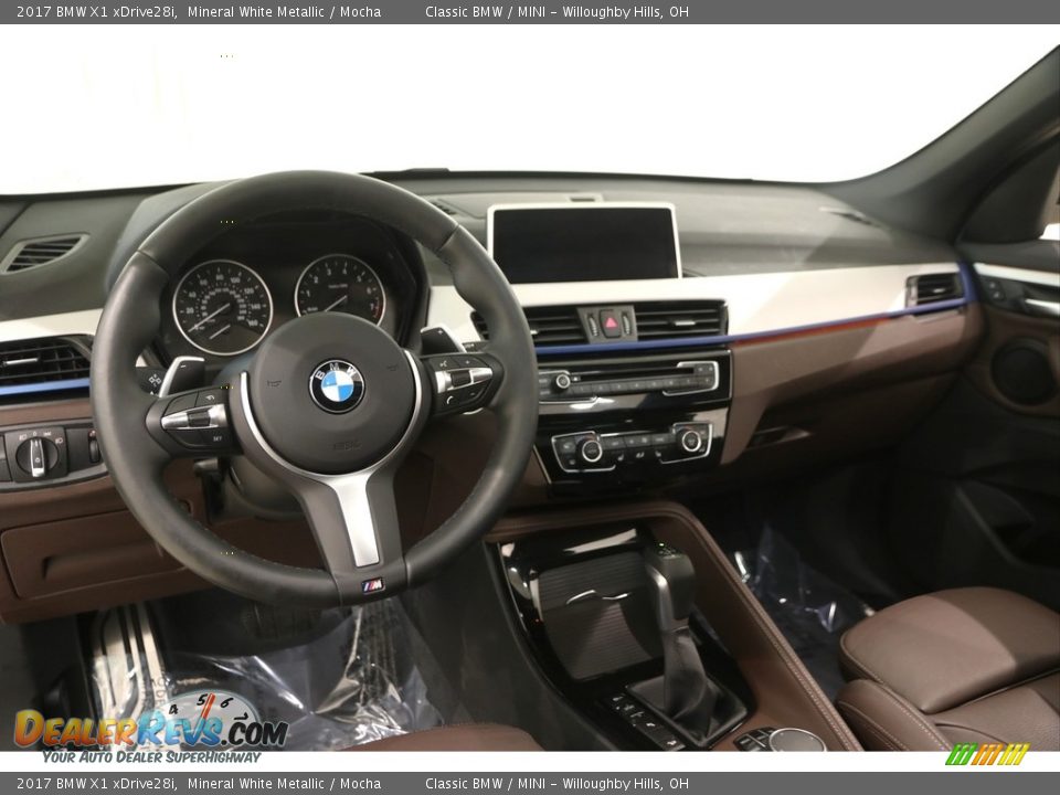 2017 BMW X1 xDrive28i Mineral White Metallic / Mocha Photo #8