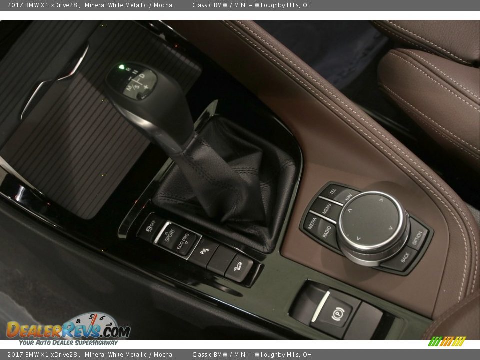2017 BMW X1 xDrive28i Mineral White Metallic / Mocha Photo #16
