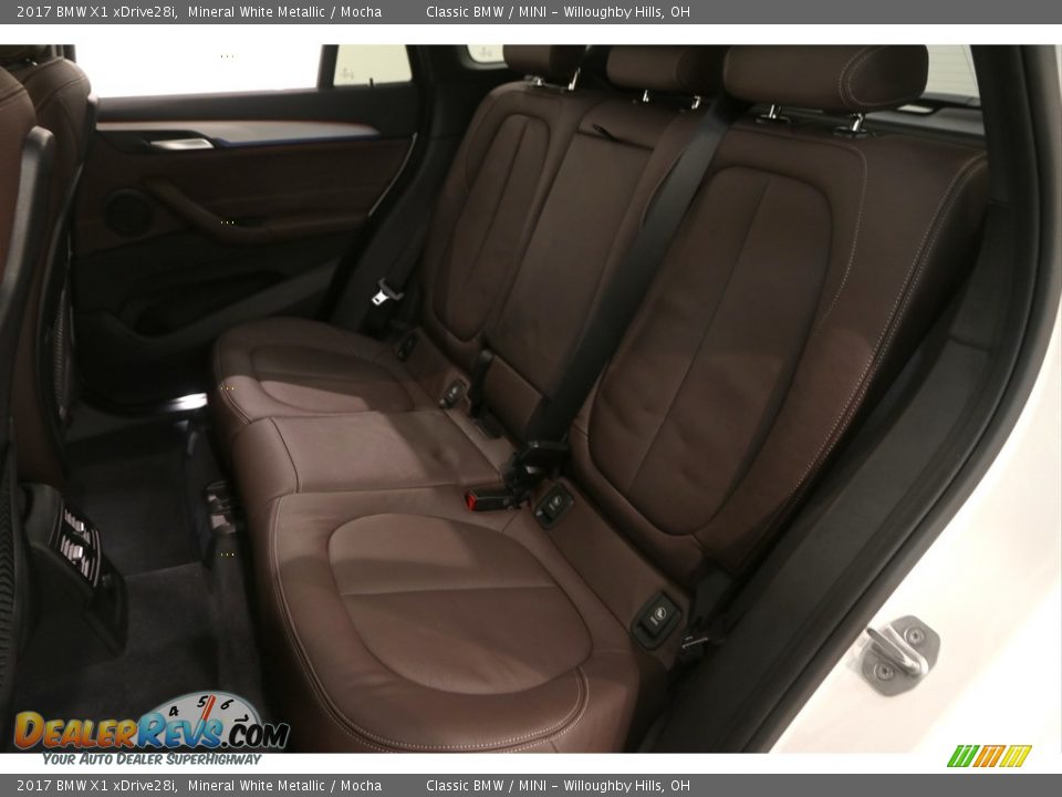 2017 BMW X1 xDrive28i Mineral White Metallic / Mocha Photo #20