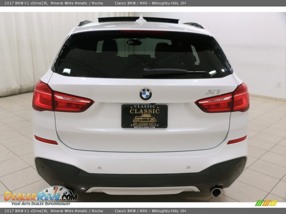 2017 BMW X1 xDrive28i Mineral White Metallic / Mocha Photo #22