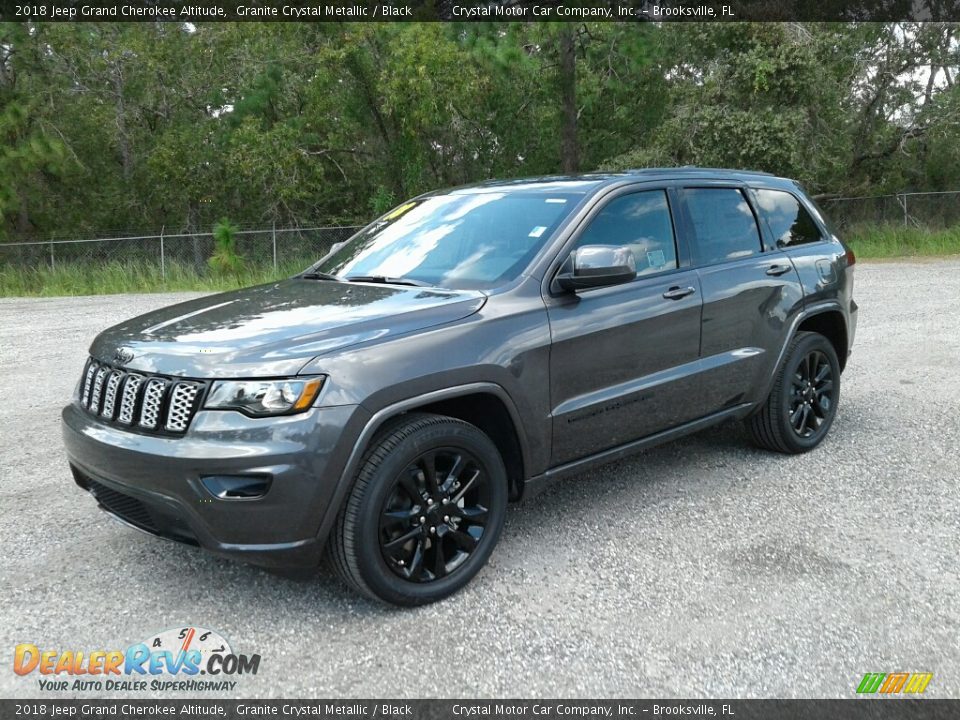 Front 3/4 View of 2018 Jeep Grand Cherokee Altitude Photo #1