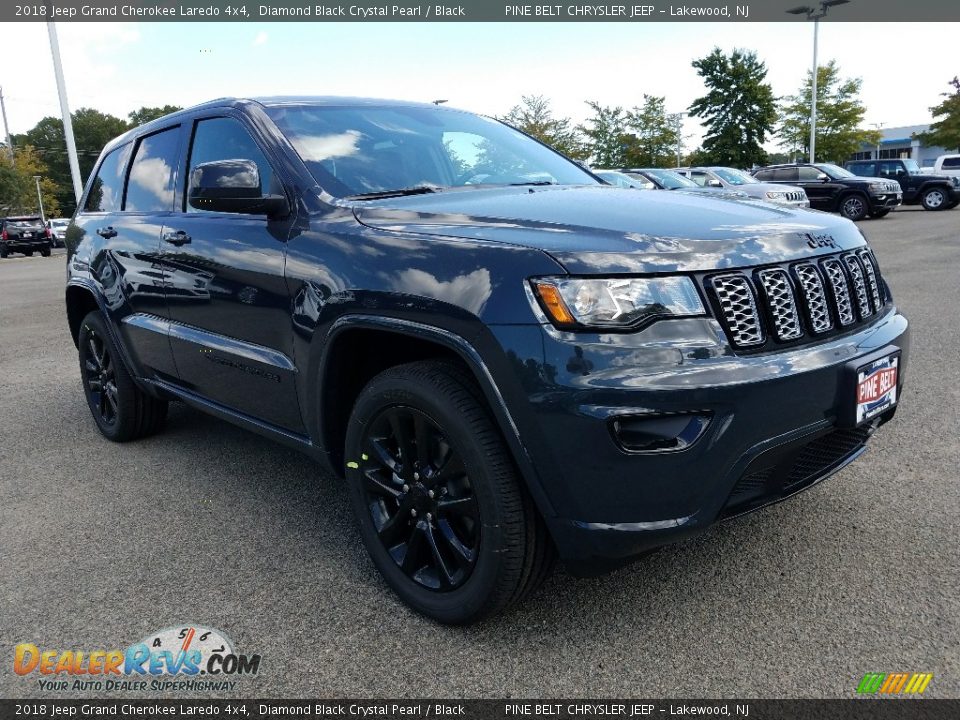 2018 Jeep Grand Cherokee Laredo 4x4 Diamond Black Crystal Pearl / Black Photo #1