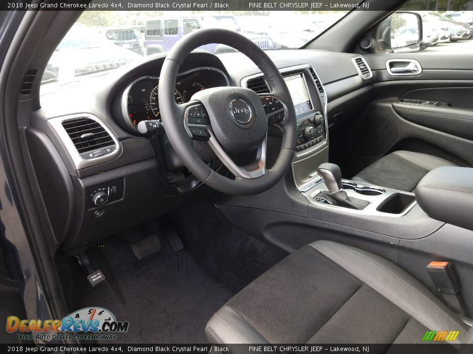 2018 Jeep Grand Cherokee Laredo 4x4 Diamond Black Crystal Pearl / Black Photo #7