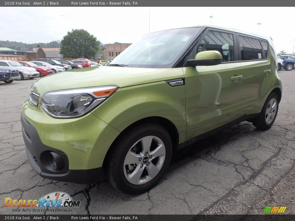 Front 3/4 View of 2018 Kia Soul  Photo #7