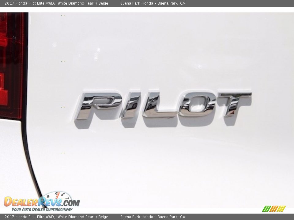 2017 Honda Pilot Elite AWD White Diamond Pearl / Beige Photo #3