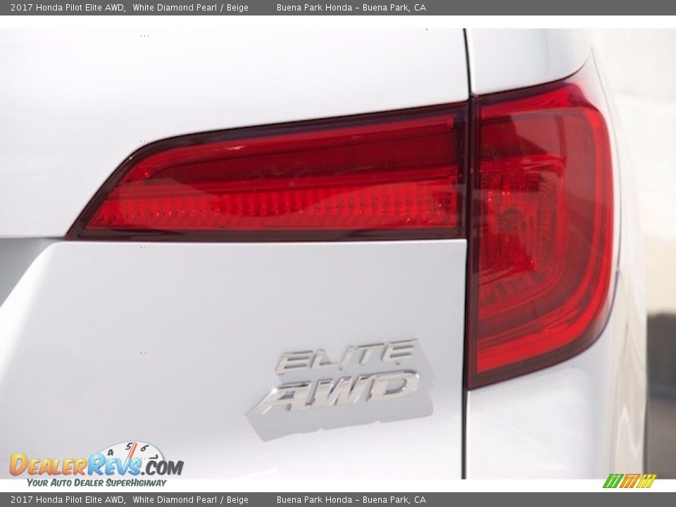 2017 Honda Pilot Elite AWD White Diamond Pearl / Beige Photo #4