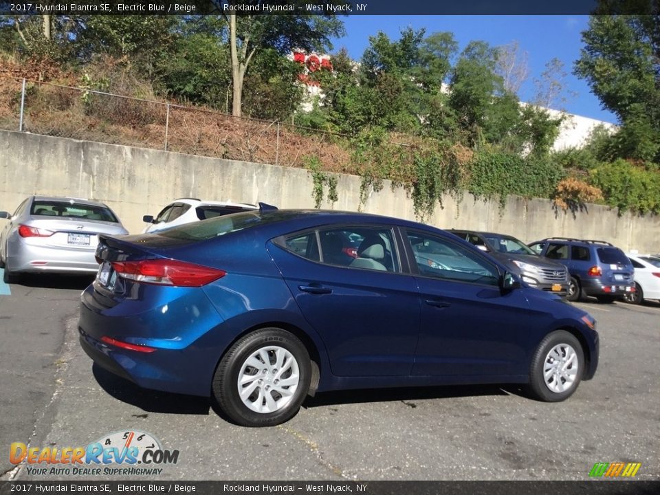 2017 Hyundai Elantra SE Electric Blue / Beige Photo #4