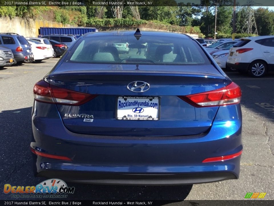 2017 Hyundai Elantra SE Electric Blue / Beige Photo #5