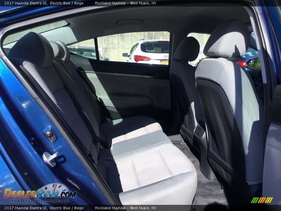 2017 Hyundai Elantra SE Electric Blue / Beige Photo #21