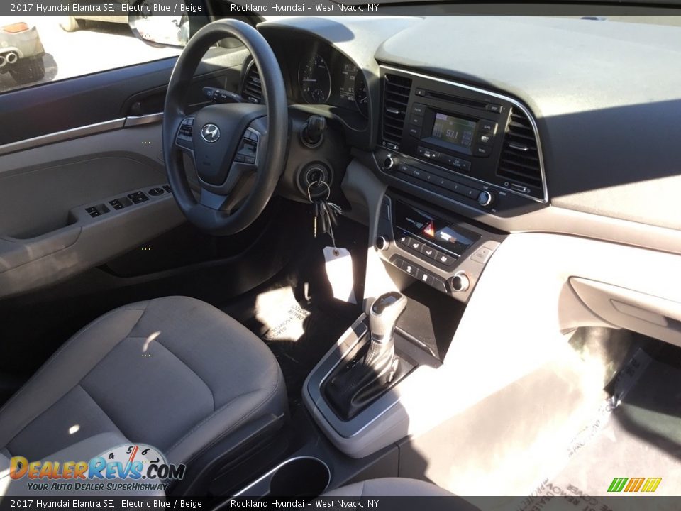 2017 Hyundai Elantra SE Electric Blue / Beige Photo #23