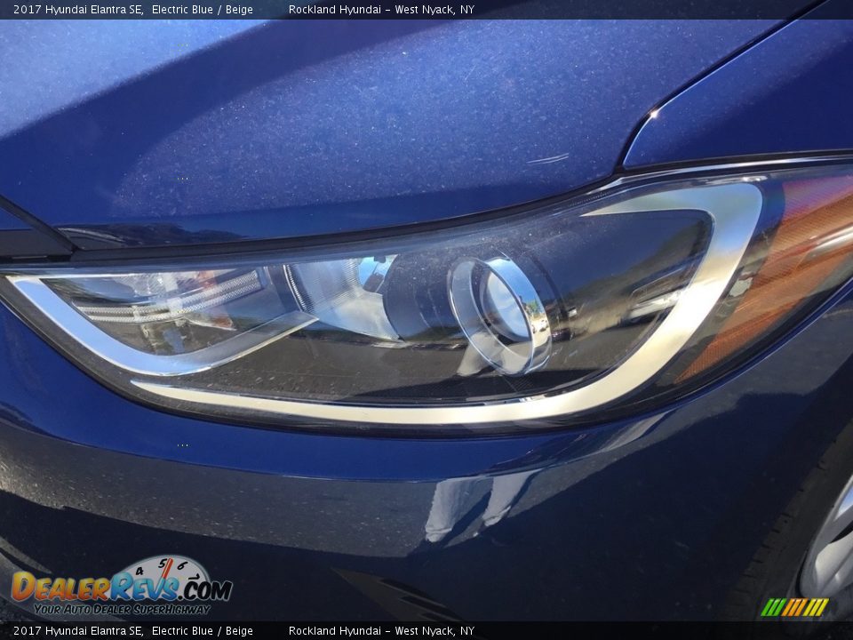 2017 Hyundai Elantra SE Electric Blue / Beige Photo #28