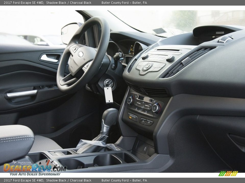 2017 Ford Escape SE 4WD Shadow Black / Charcoal Black Photo #9
