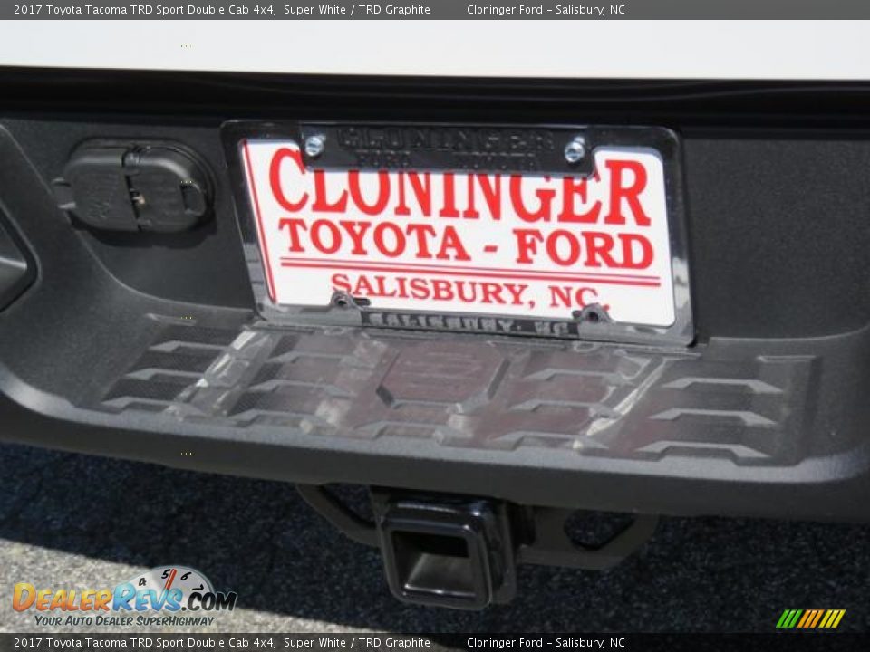 2017 Toyota Tacoma TRD Sport Double Cab 4x4 Super White / TRD Graphite Photo #25