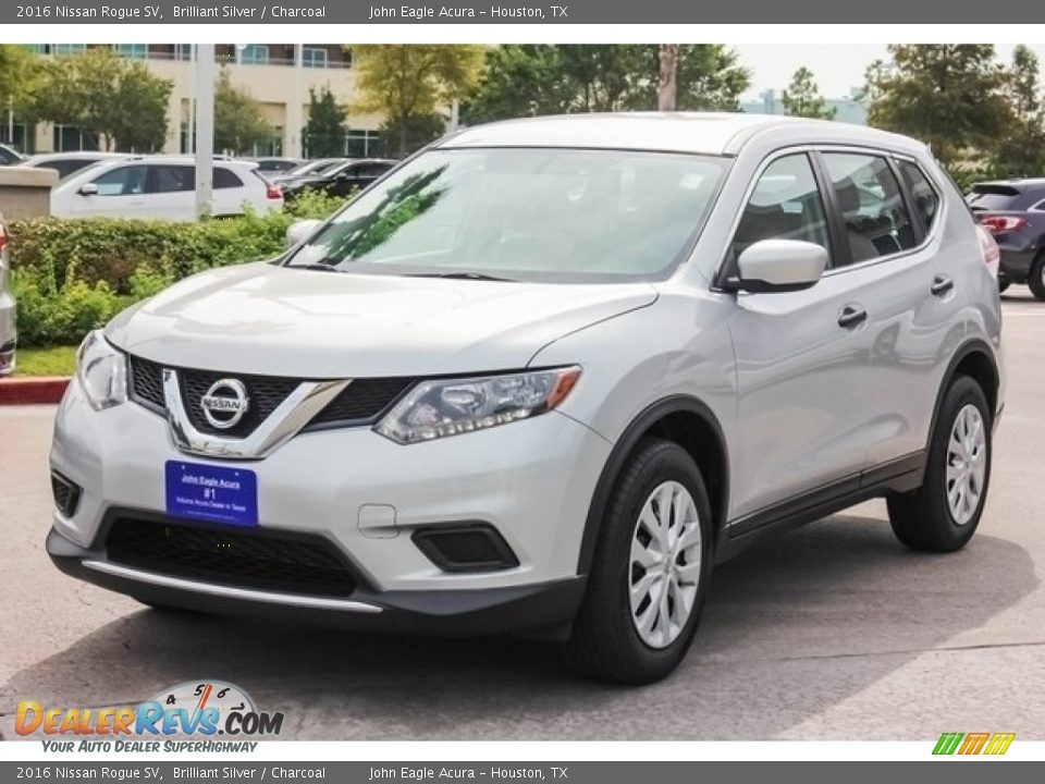 2016 Nissan Rogue SV Brilliant Silver / Charcoal Photo #3