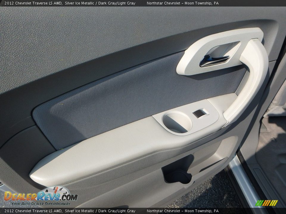 2012 Chevrolet Traverse LS AWD Silver Ice Metallic / Dark Gray/Light Gray Photo #24
