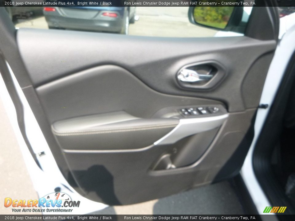 2018 Jeep Cherokee Latitude Plus 4x4 Bright White / Black Photo #15