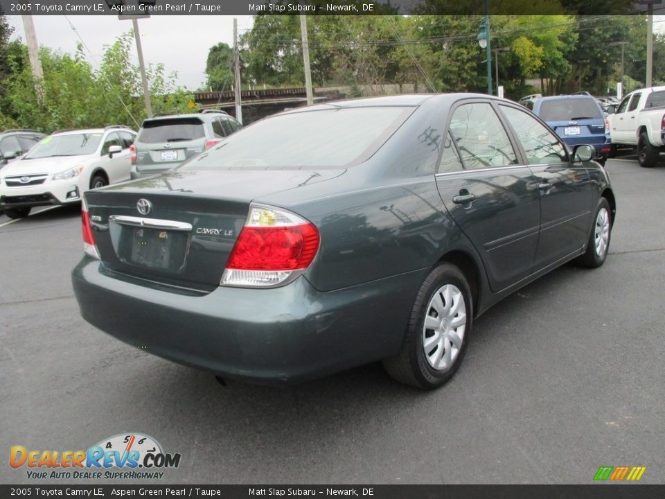 2005 Toyota Camry LE Aspen Green Pearl / Taupe Photo #6