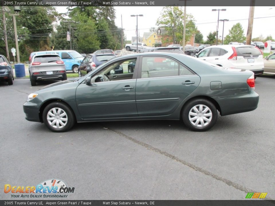 2005 Toyota Camry LE Aspen Green Pearl / Taupe Photo #9