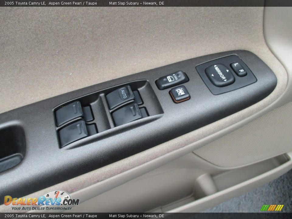 2005 Toyota Camry LE Aspen Green Pearl / Taupe Photo #14