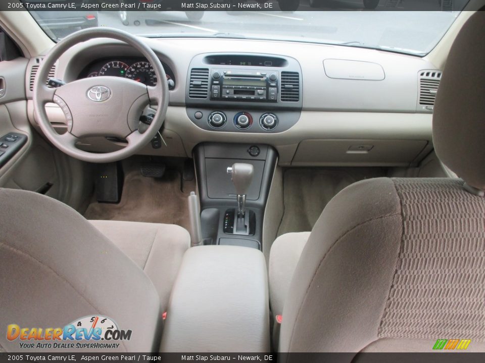 2005 Toyota Camry LE Aspen Green Pearl / Taupe Photo #24