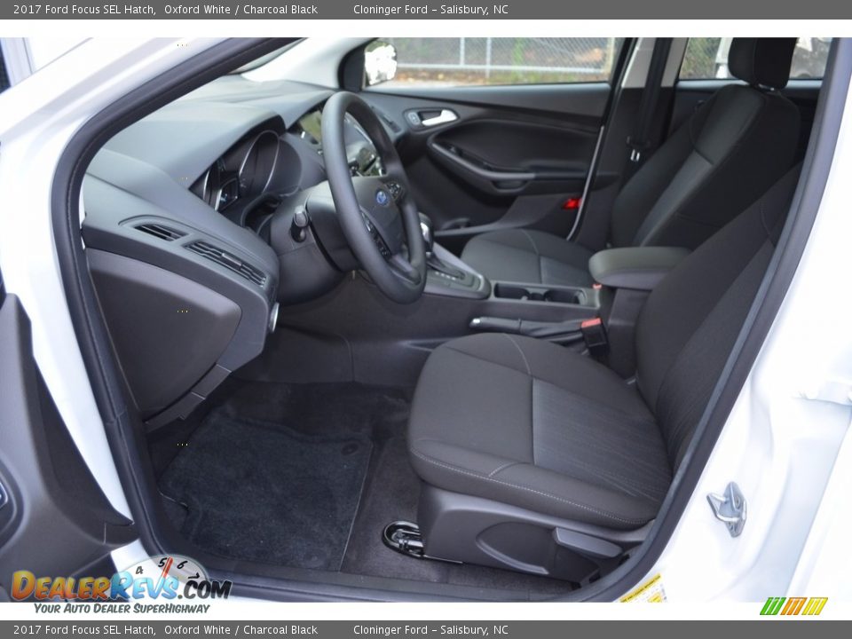 2017 Ford Focus SEL Hatch Oxford White / Charcoal Black Photo #6