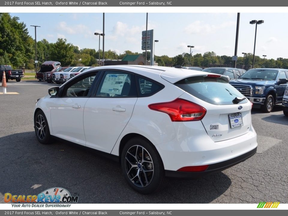 2017 Ford Focus SEL Hatch Oxford White / Charcoal Black Photo #20