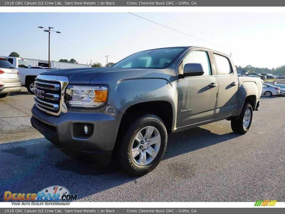 Front 3/4 View of 2018 GMC Canyon SLE Crew Cab Photo #3